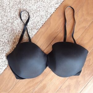 Victoria's Secret Body by Victoria Ipex Strapless Bra size 36D